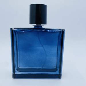 Pot en verre de luxe de 120 ml avec finition givrée bleue et bouchon en plastique noir pour la distribution de parfums dans les soins personnels - Product Image 1