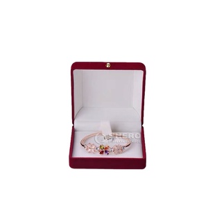 Caja de Joyería de Terciopelo con Esquinas Redondeadas, Multicolor, con Logotipo Personalizado, Exhibidor de Lujo para Anillos y Perlas, para Joyerías de Alta Gama - Product Image 1