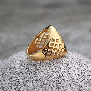Anillo de Hip Hop con Cabeza de Caballo Redonda Geométrica Dorada, con Engaste de Pavé de Diamantes y Diseño de Animal Hueco Fundido, para Joyería de Fiesta - Product Image 4