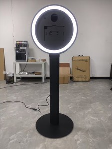 Coque de photomaton ronde blanche et noire pour iPad/DSLR avec miroir en acrylique, anneau lumineux LED à commande par application, machine de photomaton DSLR avec étui - Product Image 3