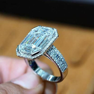 Anello decorativo con zirconi quadrati in stile europeo-americano, squisito ornamento per le dita per matrimoni e proposte di matrimonio - Product Image 4