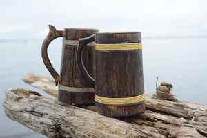 Chope à bière en bois durable avec design de tonneau classique idéal pour les événements sur le thème des boissons froides et les collections de bars à domicile - Product Image 6