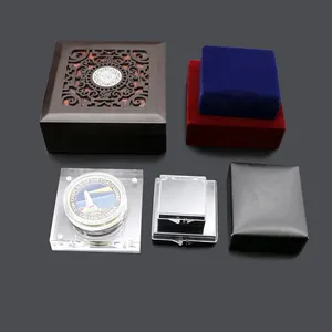 China Factory Custom Capsule Houder Clear Magnetic Coin Stand Display Case Lederen Doos Munt Houder Houten Coin Gift Dozen
