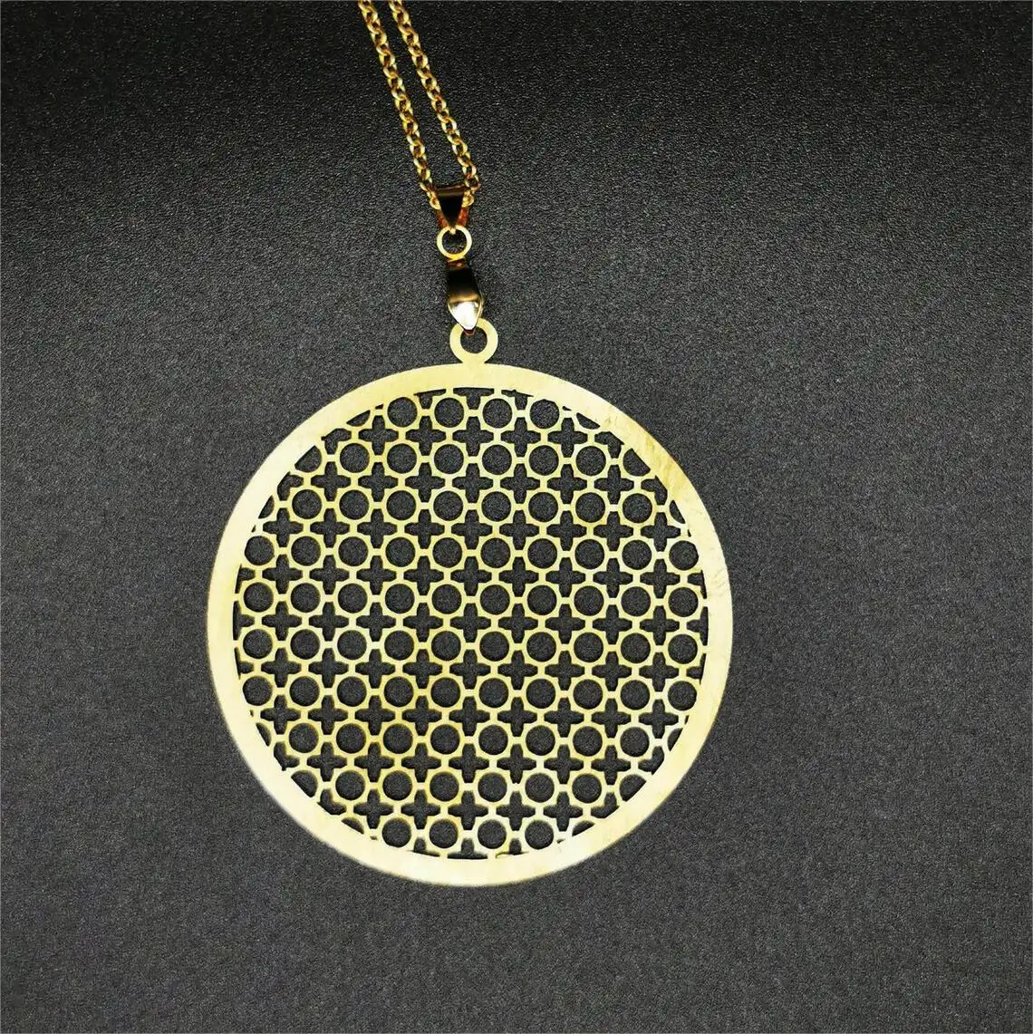 18k Gold Plated Fashion Dainty Necklace Round Boho Pendant And Geometric Arabesque Pattern Perfect Gift For Oriental Women