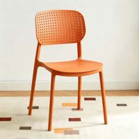 Chaise en plastique monobloc moulé sans soudure, durable, imperméable et empilable pour salle à manger, usage domestique, design contemporain minimaliste