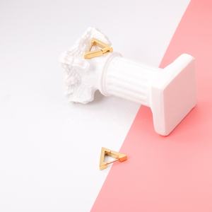 Pendientes de Joyería de Moda, Estilo Minimalista, Chapados en Oro de 18k, Acero Inoxidable, Geométricos, Triangulares, Simples, Tipo Aro para Mujer - Product Image 6