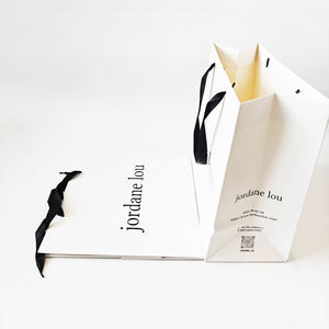 Bolsas de Papel Kraft de 250 g/m² al por Mayor, con Logotipo Impreso Personalizado, Material de Cartón con Asa de Cinta para Empaque de Joyería - Product Image 5