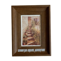 Cadre photo en bois de petite taille 5x7 avec logo personnalisé et inscription, livraison rapide depuis l'usine chinoise, pour une présentation sur table