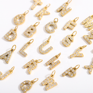 Ciondoli con Lettere e Numeri con Zirconi Cubici | Pendenti con Iniziali in Acciaio Inossidabile Placcato Oro 18K PVD con Zirconi Micro Pavé per la Creazione di Gioielli Fai da Te - Product Image 1