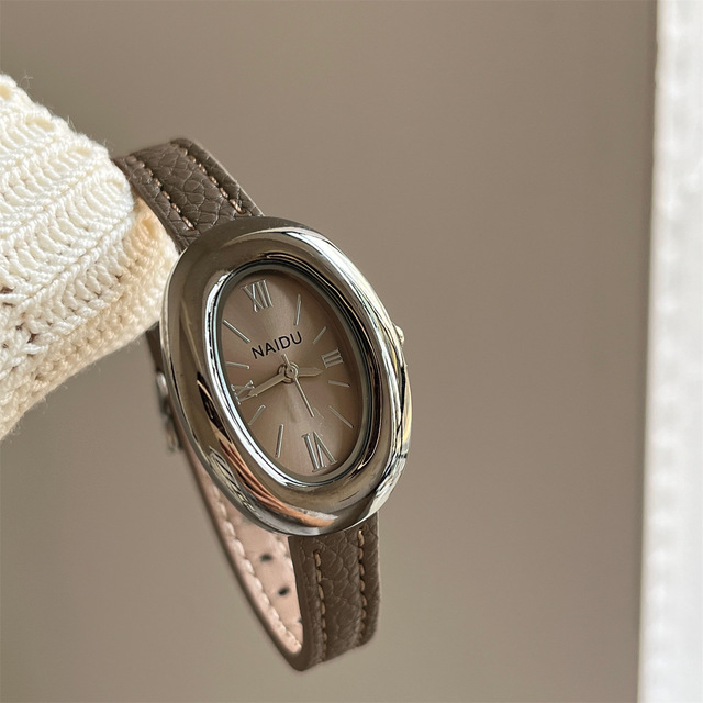 Exquisite Retro Women's Quartz Watch Alloy Case Leather Strap Analog Display Glass Dial Luxury