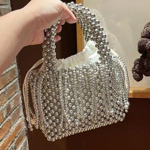 กระเป๋าคลัทช์อะคริลิกสีเงินสำหรับงานแต่งงานแบบทันสมัยกระเป๋าคลัทช์แวววาวประดับมุกไรน์สโตนดีไซน์เก๋ไก๋ - Product Image 3