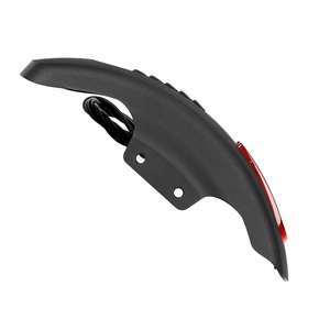 Guardabarros Trasero para Scooter Eléctrico KuKirin A1 con Luz Trasera, Advertencia de Conducción Nocturna y Componentes de Protección - Product Image 4