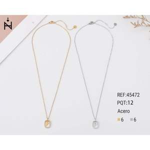 Collana con Ciondolo Lettera P della Collezione Zi in Acciaio Inossidabile Oro e Argento Minimalista per Uso Quotidiano - Product Image 1