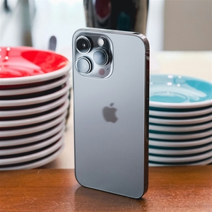 Teléfono Usado iPhone 13 Pro Max en Venta con 5G, Cámara de 12MP y Múltiples Opciones de Almacenamiento - Product Image 5