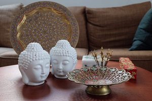 Bruciatore di olio essenziale testa di Buddha con cucchiaio di candela bianco, bruciatori di fusione di cera per aromaterapia diffusore di olio Tealight Candle Hol - Product Image 4