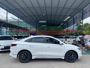 Gebrauchter BYD <span class=keywords><strong>E3</strong></span> 2019 400 Travel Edition Rein Elektrischer Sedan mit Ternärer Lithium-Batterie Linkslenker 4-Türer 5-Sitzer aus China - Product Image 2