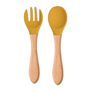 Ensemble de 2 couverts pour bébé et tout-petit, sans BPA, de qualité alimentaire, avec cuillère et fourchette à embout en silicone souple et manche en bois - Product Image 4