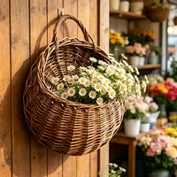 Panier mural suspendu en osier marron avec poignée, résistant à la rouille et écologique, idéal pour patio et jardin – Vente directe usine