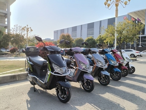 Scooter Eléctrico Potente de 1000w para Adultos, Fabricado en China, Motocicleta a Batería de 72V, Ciclomotor Gowei en Venta, Scooter Potente - Product Image 4
