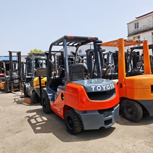 Montacargas Diésel FD30 de 3 Toneladas Usado, de Alta Calidad, Bajo Precio, Buena Eficiencia Operativa, con Neumáticos Sólidos y Desplazador Lateral Hidráulico - Product Image 4