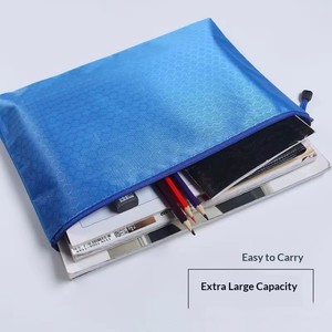 Borsa Portadocumenti in PVC Resistente, Impermeabile, con Motivo Calcistico, Cerniera, Formato A4, Logo Stampato, Tasche Trasparenti con Cerniera - Product Image 4