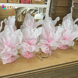 LEDA Centre de table géant fait main en organza pour mariage, support de fleurs personnalisé en gaze de soie rose pour banquets et réceptions - Product Image 4