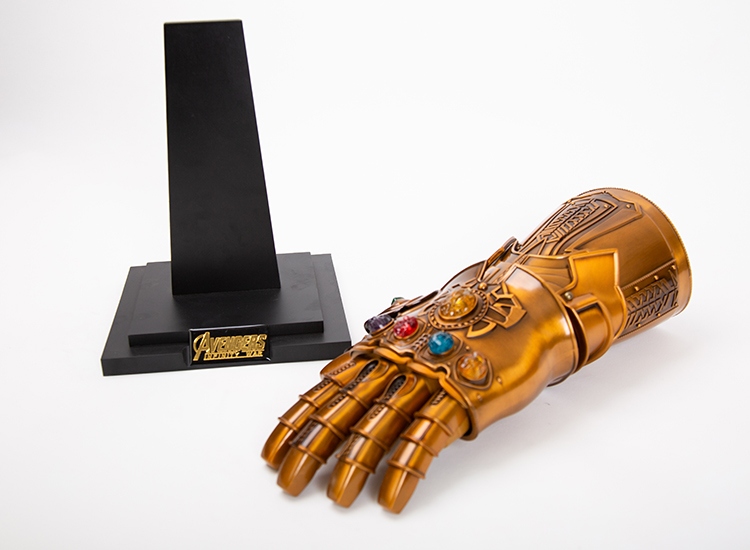 ディズニー　ライト付き グローブ　アイアンマン　サノス ディズニーライト付き グローブアイアンマンサノス