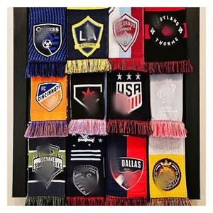 Écharpes pliantes rétro personnalisées pour les fans de sport, en polyester, impression par transfert thermique - Product Image 4