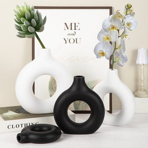 Vaso Moderno Nordico a Forma <span class=keywords><strong>di</strong></span> Ciambella, Vaso Creativo in <span class=keywords><strong>Plastica</strong></span> Cava, Vaso Geometrico Minimalista Rotondo per Decorazioni Casa e Tavolo Matrimonio - Product Image 1