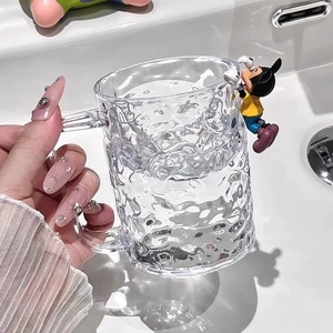 Gobelet à brosse à dents en plastique transparent avec un design amusant pour la salle de bain - Product Image 3