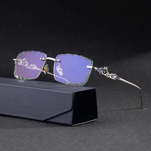 Gafas de Sol Cuadradas de Lujo sin Marco, Unisex, Metal Negro, Plástico, Lentes de PC con Protección UV400, Bordes con Corte de Diamante, Pedrería, ZX 98517 - Product Image 3
