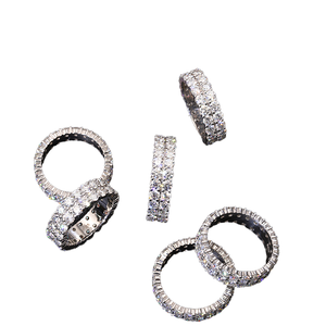 Anillo de compromiso de doble fila de diamantes de corte redondo de plata de ley 925 con banda de eternidad completa, anillo clásico de moissanita para mujer - Product Image 2