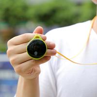 Bracelet d'alarme de distanciation sociale pour surveiller la distance sociale