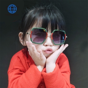 Teenyoun Fashion Cool Baby oversize Brand Designer Multi-Color Gradient Lens Eyewear Cute Girls Boys <span class=keywords><strong>occhiali</strong></span> <span class=keywords><strong>da</strong></span> <span class=keywords><strong>sole</strong></span> <span class=keywords><strong>occhiali</strong></span> <span class=keywords><strong>da</strong></span> <span class=keywords><strong>sole</strong></span> per bambini - Product Image 1