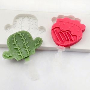Moule en silicone écologique pour crème, motif cactus et fraise, plateau à glaçons 2 cavités, sans BPA, fabrication artisanale OEM/ODM - Product Image 1