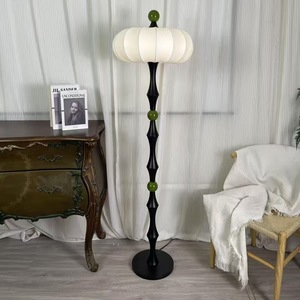 Lámpara de pie vintage de estilo retro con fuente de luz LED, base E26, control de interruptor para sala de estar, dormitorio, diseño americano - Product Image 2