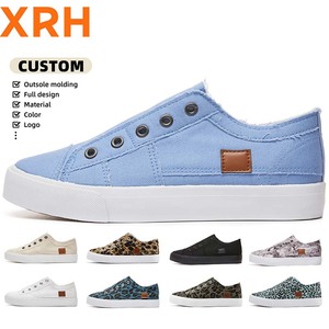 XRH Vente <span class=keywords><strong>en</strong></span> gros Printemps Été Femmes Logo personnalisé Sneaker à franges Casual Enfants Blanc Uni Slip on Classique Chaussures <span class=keywords><strong>en</strong></span> <span class=keywords><strong>toile</strong></span> pour hommes - Product Image 1
