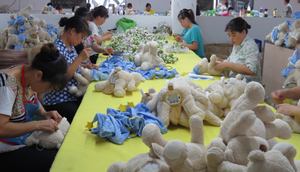 Fabricante OEM/ODM de Peluches de León Marrón, Diseño de León con Camiseta, Juguetes de Peluche Suaves, Peluche de León con Icono Personalizado - Product Image 6