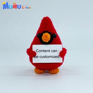 Oiseau cardinal en crochet fait main, cadeau commémoratif pour le deuil (perte de maman, <span class=keywords><strong>papa</strong></span>), souvenir personnalisé, vente en gros - Product Image 1