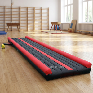 Tapis de gymnastique gonflable noir et rouge personnalisé en usine avec barrières latérales, tapis de gymnastique pour le sol, tapis de tumbling pour l'entraînement en salle de sport - Product Image 1