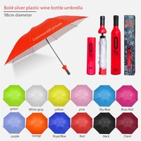 Mini parapluie à bouteille de couleur unie pour adultes, design à trois plis à la mode avec contrôle manuel de l'ouverture à la main et poignée en plastique