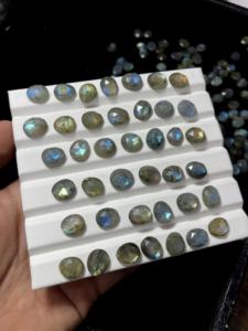 บลูลาบราดอไรต์ทรงโรสคัทแบบคาโบชองสำหรับทำเครื่องประดับ - Product Image 4