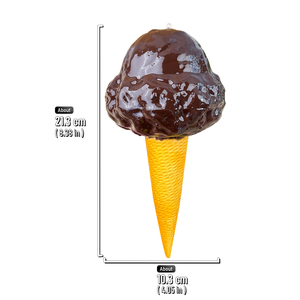 Modèle d'ornement de bureau et cadeau, en forme de jouets mignons, représentant un délicieux gelato crémeux et moelleux, crème glacée à la vanille et cornet gaufre, thème boutique de desserts - Product Image 6