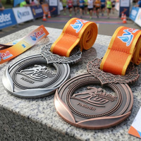 Médailles de sport en alliage de zinc en gros, plaquées argent et cuivre, creuses, pour course à pied, avec logo et lettres en relief, médailles 3D personnalisées
