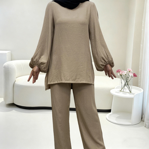 Set Modesto da Donna Musulmana in 2 Pezzi - Top Ampio con Spacchi Laterali e Pantaloni Larghi con Tasche, Maniche Lunghe a Lanterna, Abbigliamento Casual Quotidiano (2327) - Product Image 4