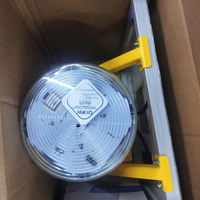 Feu d'obstruction à intensité moyenne alimenté par l'énergie solaire avec LED rouge clignotante 2000cd conforme aux normes FAA L-864 ICAO