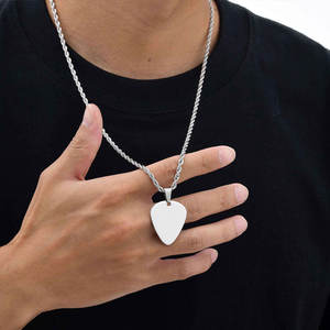 Collar de hombre personalizado de acero inoxidable 316L con colgante de corazón, chapado en oro PVD de 14K/18K, joyería fina de moda para grabar. - Product Image 4