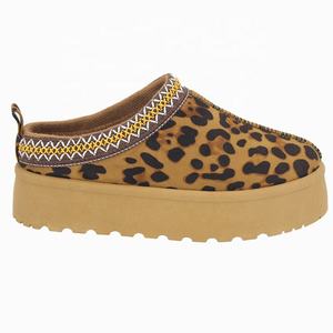 Piattaforma YL-1266 calda e confortevole per interni in pelliccia di peluche casa camera da letto pantofole invernali da donna EVA - Product Image 3