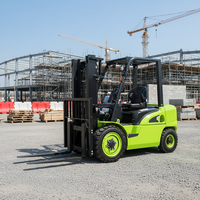 Montacargas Eléctrico JICHUAN 2026 con Tracción en las Cuatro Ruedas, Longitud de Horquilla de 3.38m, Neumáticos Sólidos, Capacidad de 1.5-3.5 Toneladas, Mástil de una Etapa, Desplazador Lateral Eléctrico