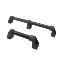 Manija de puerta de tubo cuadrado de aluminio OEM con montaje de tornillo empotrado y tapa con acento rojo para equipos industriales CNC